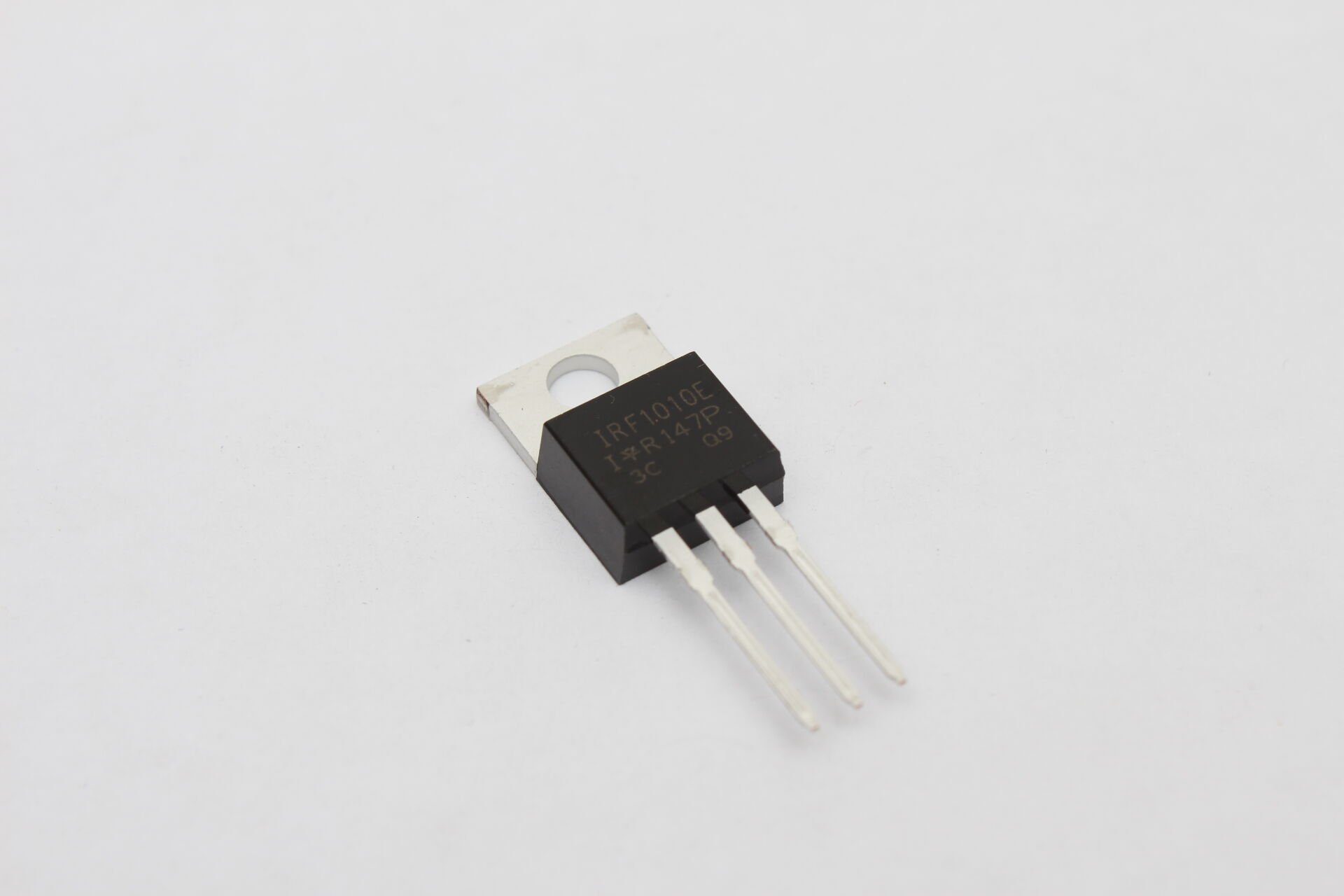 Entegre Devre IRF 1010 E