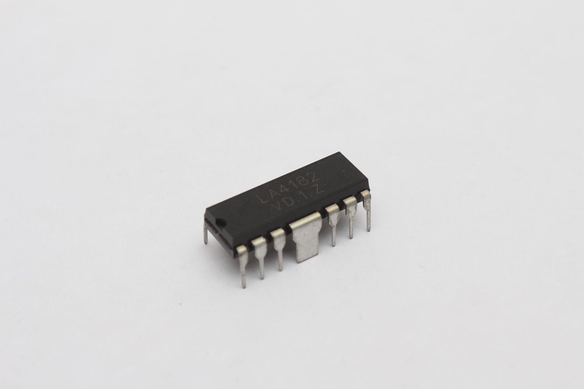 Ayt LA 4182 Entegre Devre Transistör