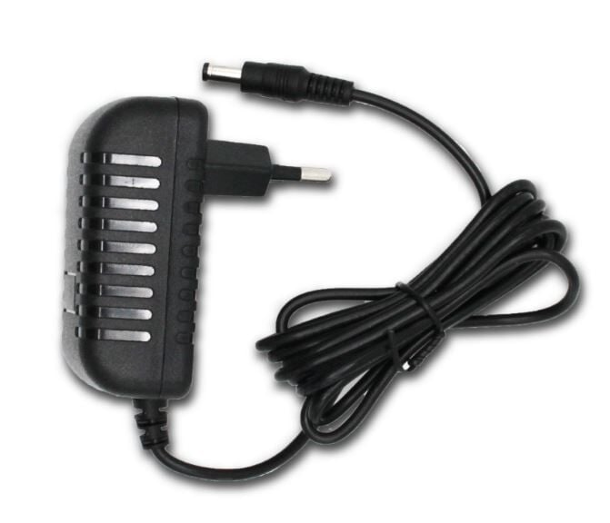 Ayt Powermaster Pm-16736 5 Volt 2.5 Amper 5.5 2.5 Uçlu Plastik Kasa Priz Tipi Adaptör