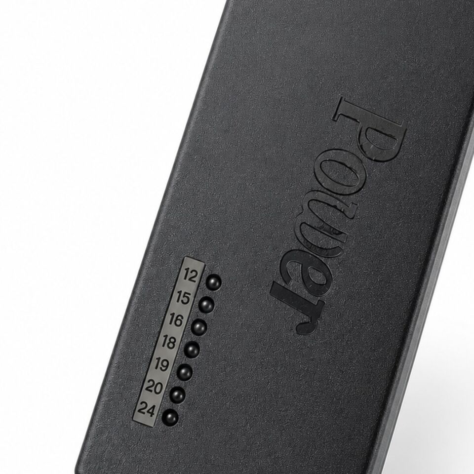 Powermaster PM-13512 12V-24V Ayarlanabilir Voltajlı LED Göstergeli Evrensel Notebook Ve Cihaz Adaptörü