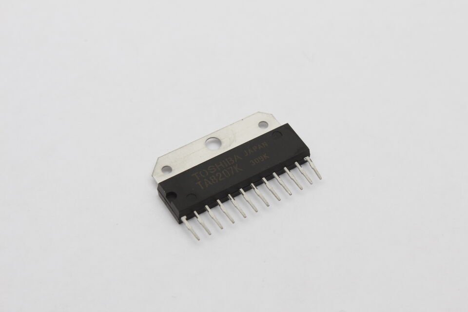 TA 8207 Entegre Devre Transistör